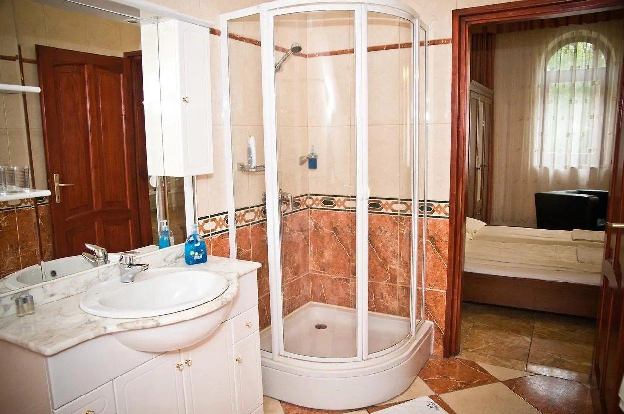 Bl Luxus Apartman Szeged Apartment