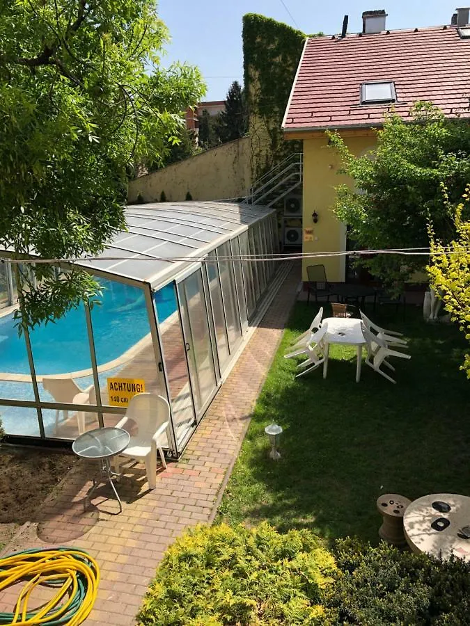 Bl Luxus Apartman سيغيد المجر